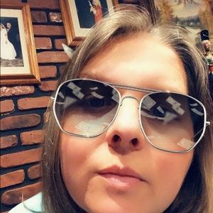 Meet your Posher, Alison